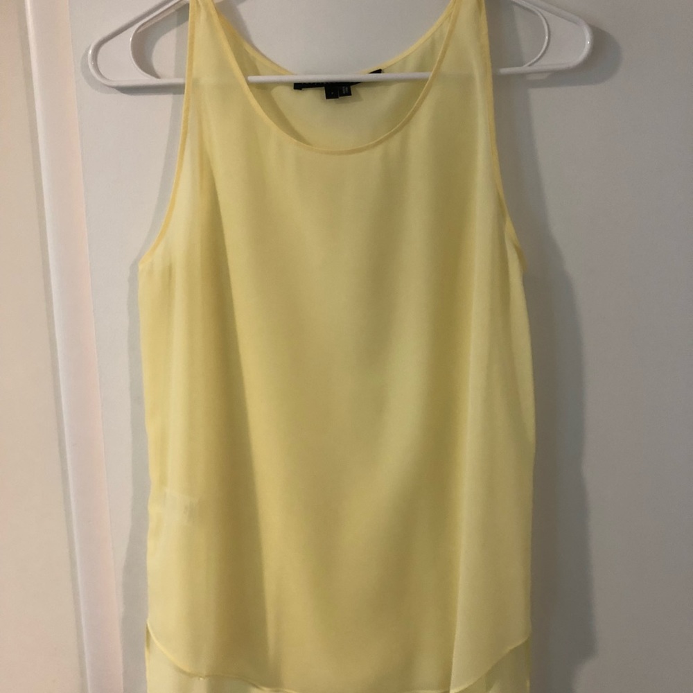 Yellow silk tank. Mint conditions.